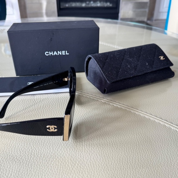 Channel Classic Sunglasses - Picture 2 of 3
